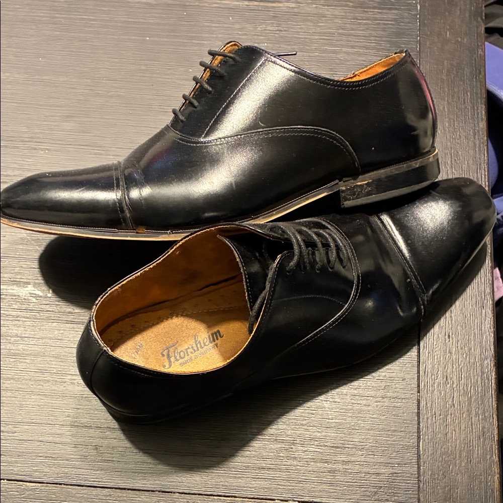 Florsheim Men's Elegant Black Leather Oxfords